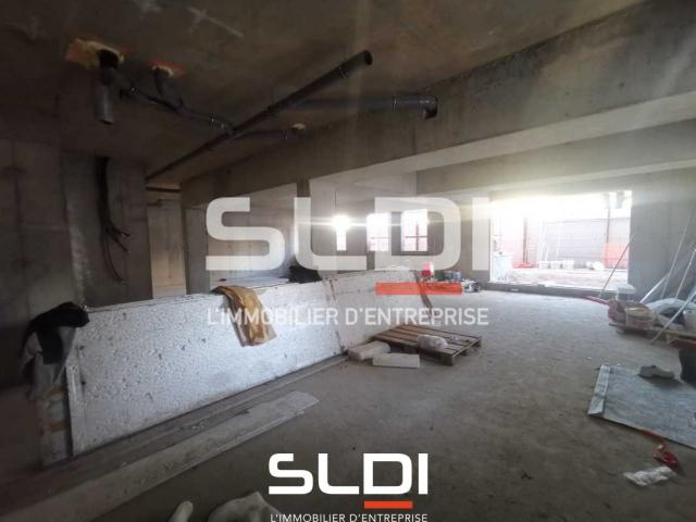 Bureaux A LOUER - PONT DE CHERUY - 385 m²