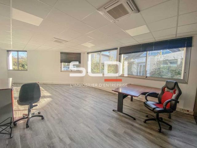 Bureaux A LOUER - SAINT MAURICE DE BEYNOST - 304 m²