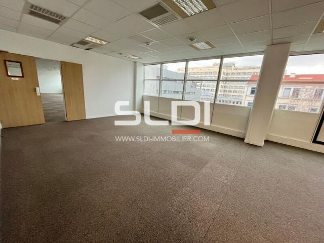 Bureaux A LOUER - LYON - 2 350 m²