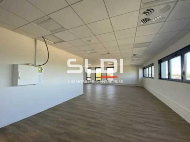 Bureaux A VENDRE OU A LOUER - VAULX MILIEU - 168 m²