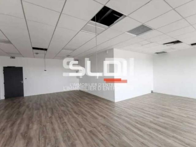 Bureaux A VENDRE OU A LOUER - VAULX MILIEU - 168 m²