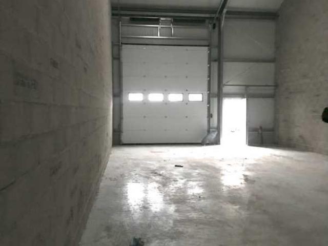 Locaux d'activités A LOUER - CHAVANOZ - 130 m²