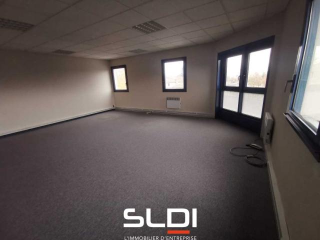 Bureaux A LOUER - SAINT QUENTIN FALLAVIER - 151 m²