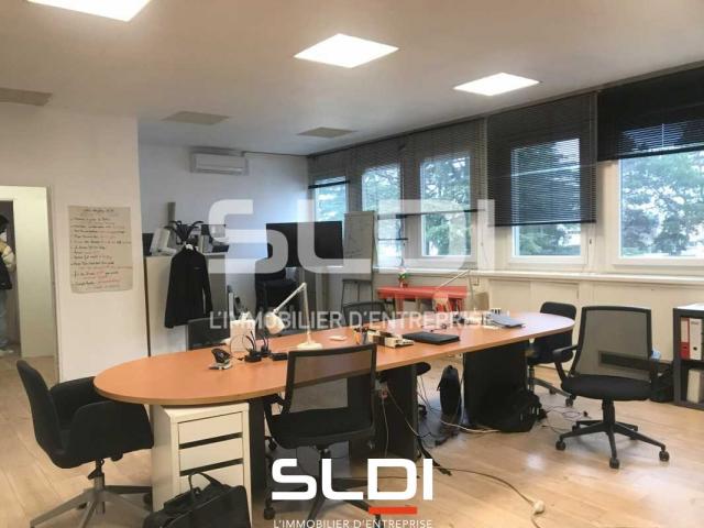 Bureaux A LOUER - DECINES CHARPIEU - 175 m²