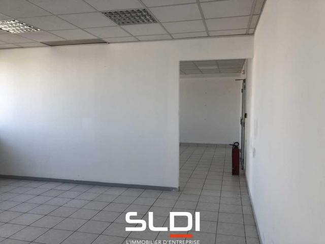 Bureaux A LOUER - DECINES CHARPIEU - 175 m²