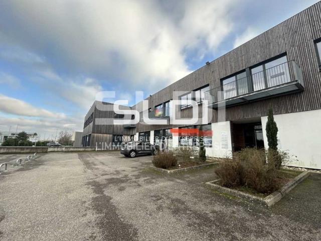 Locaux d'activités A VENDRE - MONTANAY - 133 m²