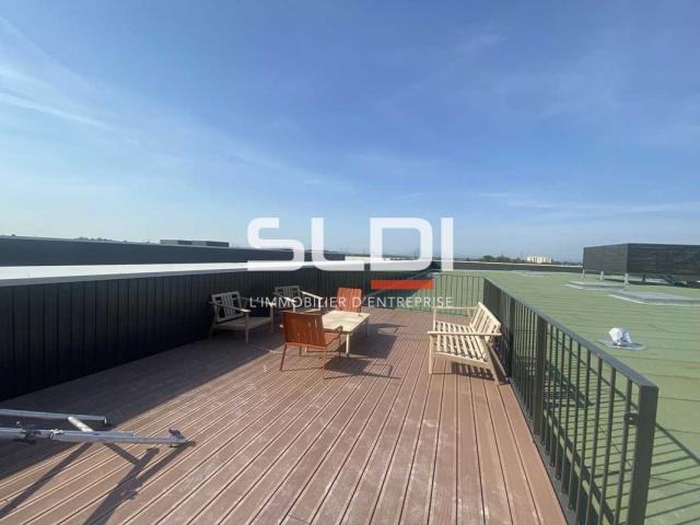 Locaux d'activités A LOUER - SAINT PRIEST - 456 m²