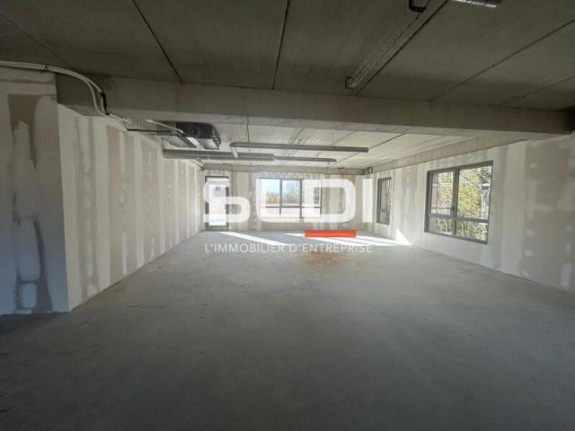 Bureaux A VENDRE - TREVOUX - 2 141 m²