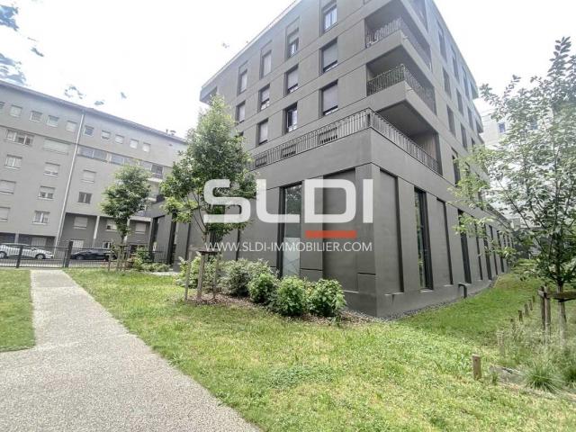Commerces A LOUER - VILLEURBANNE - 399 m²