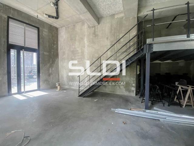 Commerces A LOUER - VILLEURBANNE - 399 m²