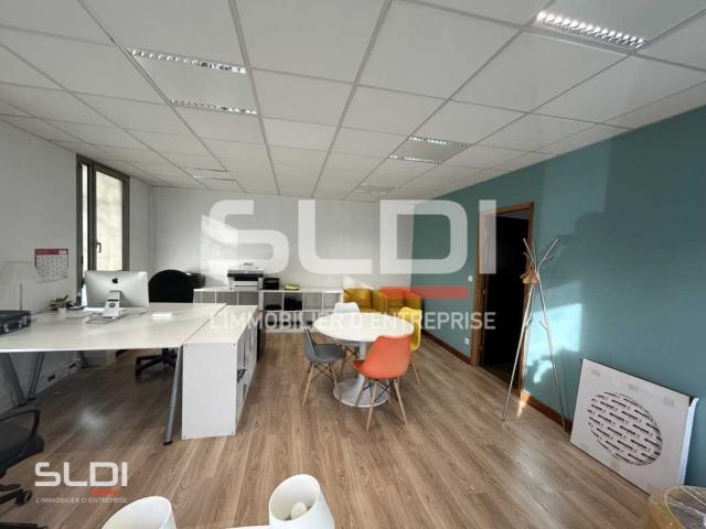 Bureaux A LOUER - LIMAS - 603 m²
