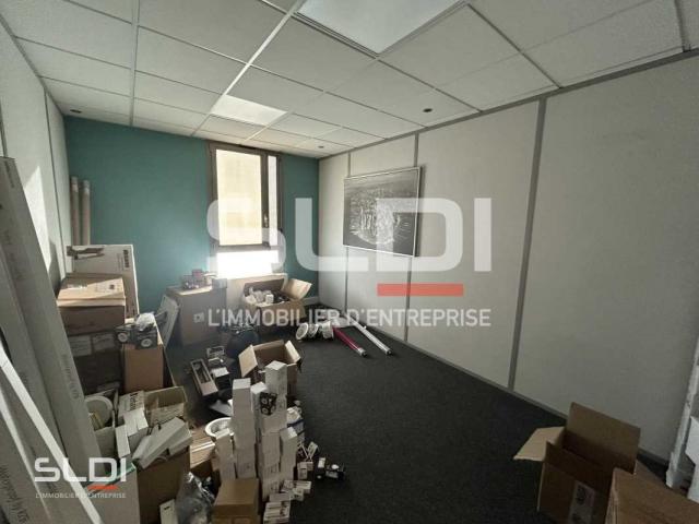 Bureaux A LOUER - LIMAS - 603 m²