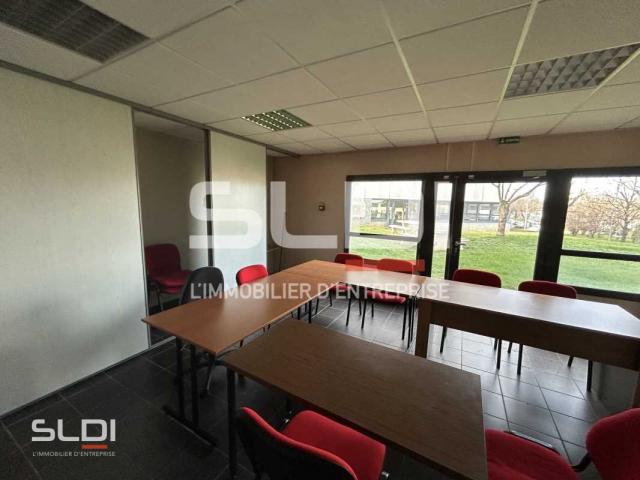 Bureaux A LOUER - LIMAS - 603 m²