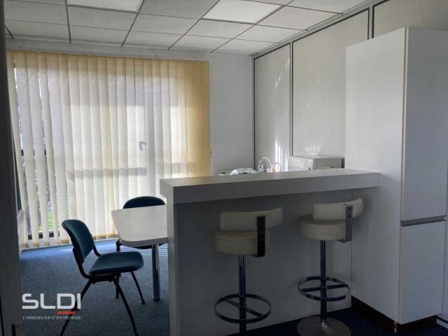 Bureaux A LOUER - LIMAS - 228 m²