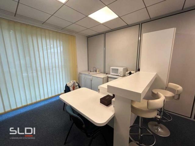 Bureaux A LOUER - LIMAS - 228 m²