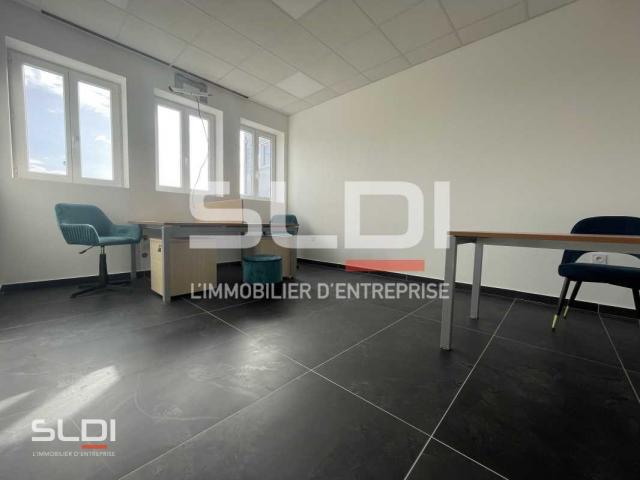 Bureaux A LOUER - SAINT PRIEST - 450 m²