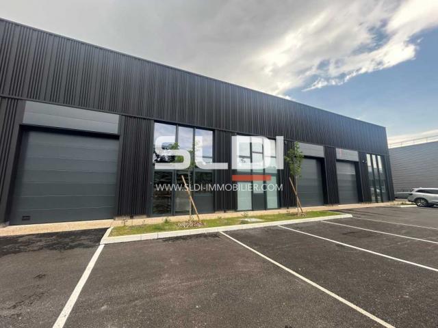 Locaux d'activités A VENDRE - TREVOUX - 150 m²