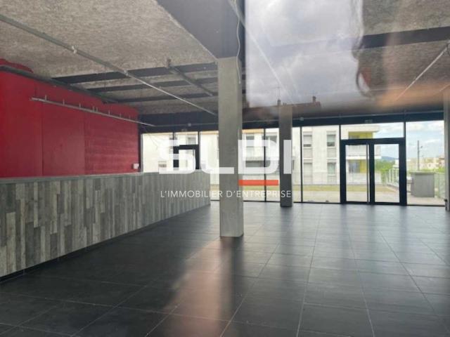 Commerces A VENDRE - SATHONAY CAMP - 296 m²