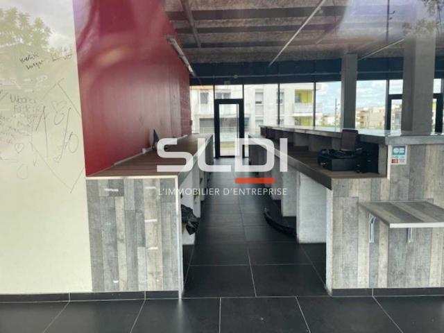 Commerces A VENDRE - SATHONAY CAMP - 296 m²