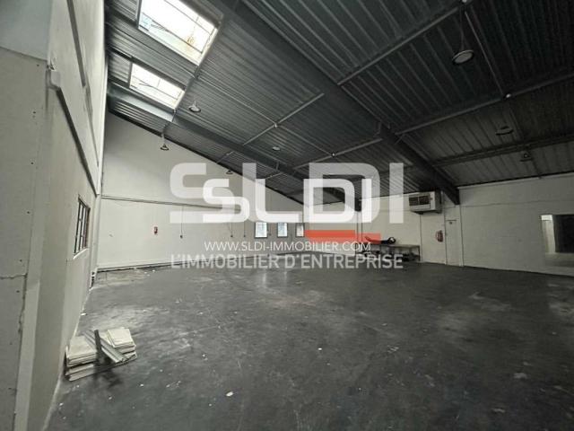 Locaux d'activités A LOUER - DARDILLY - 886 m²
