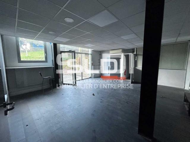 Locaux d'activités A LOUER - DARDILLY - 886 m²
