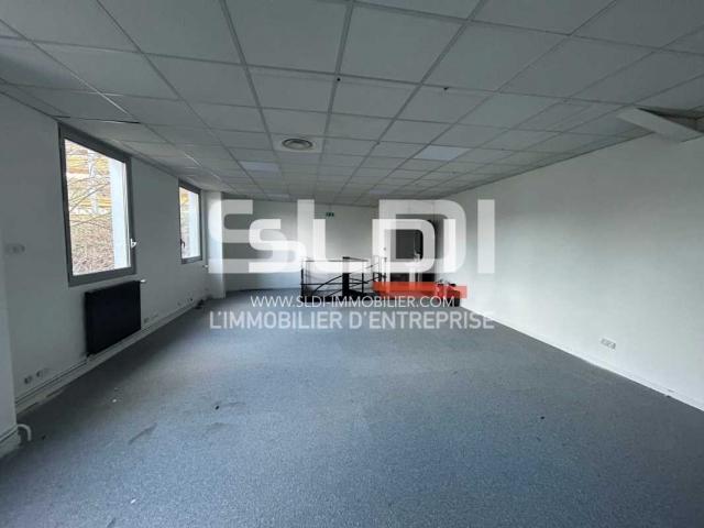 Locaux d'activités A LOUER - DARDILLY - 886 m²