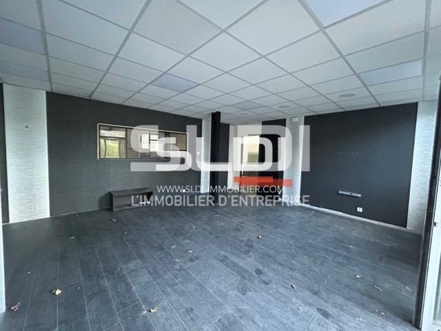 Locaux d'activités A LOUER - DARDILLY - 886 m²