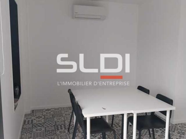 Locaux d'activités A VENDRE OU A LOUER - BOURGOIN JALLIEU - 231 m²