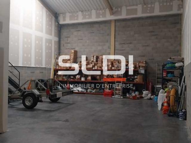 Locaux d'activités A VENDRE OU A LOUER - BOURGOIN JALLIEU - 231 m²