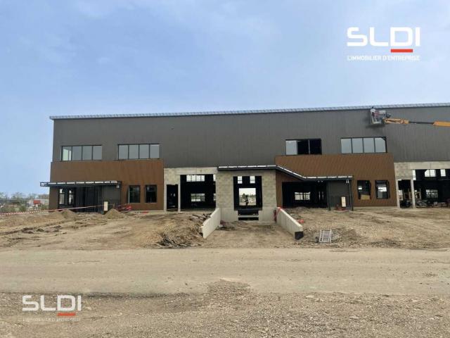 Locaux d'activités A LOUER - SAINT PRIEST - 1 198 m²