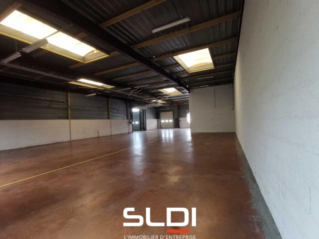 Locaux d'activités A LOUER - BOURGOIN JALLIEU - 400 m²