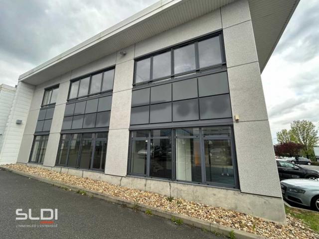 Commerces A LOUER - VILLEFRANCHE SUR SAONE - 235 m²