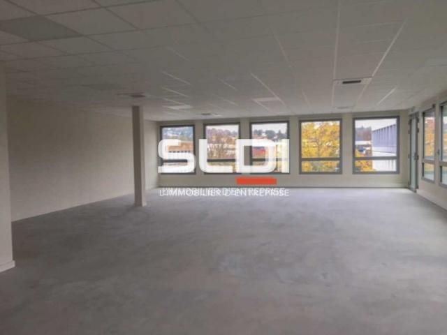 Bureaux A VENDRE OU A LOUER - DARDILLY - 204 m²