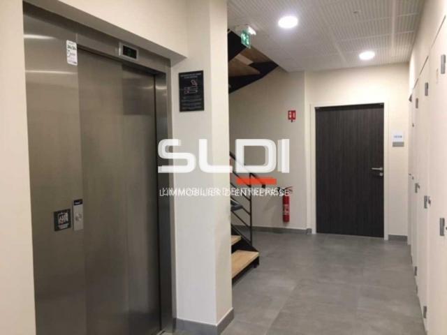 Bureaux A VENDRE OU A LOUER - DARDILLY - 204 m²