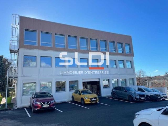 Bureaux A VENDRE OU A LOUER - DARDILLY - 204 m²