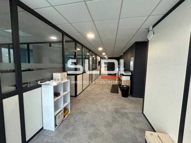 Bureaux A LOUER - LIMAS - 280 m²