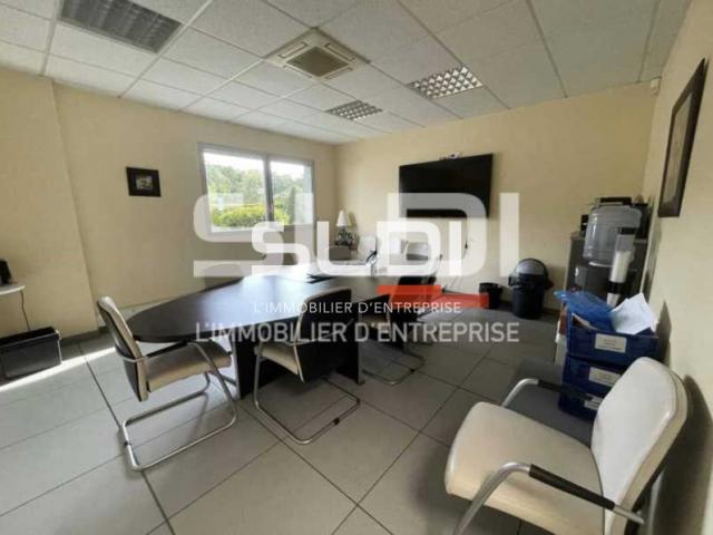 Locaux d'activités A VENDRE OU A LOUER - LOZANNE - 2 680 m²