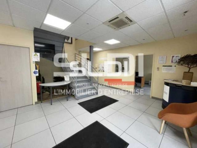 Locaux d'activités A VENDRE OU A LOUER - LOZANNE - 2 680 m²