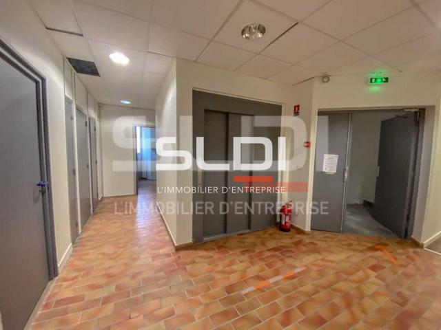 Bureaux A LOUER - BRON - 255 m²