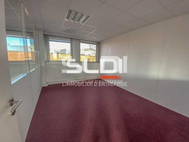 Bureaux A LOUER - BRON - 255 m²
