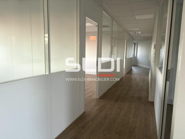 Bureaux A LOUER - BRON - 255 m²