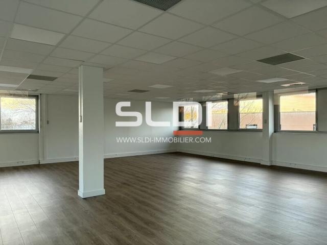 Bureaux A LOUER - BRON - 255 m²
