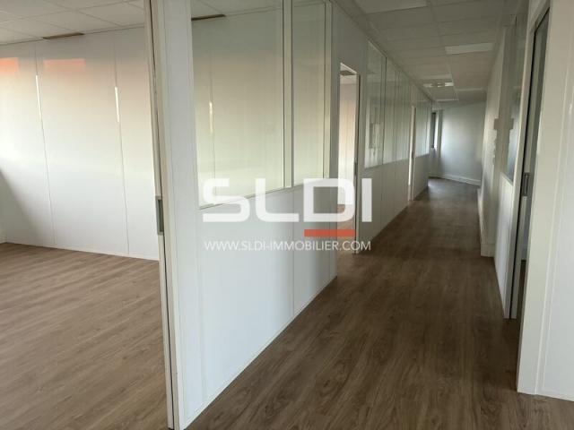 Bureaux A LOUER - BRON - 255 m²