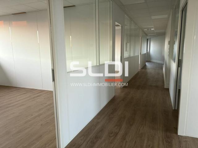 Bureaux A LOUER - BRON - 255 m²