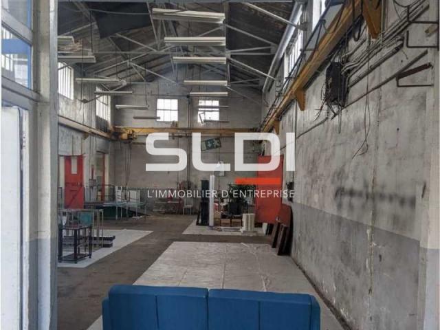 Locaux d'activités A LOUER - VILLEURBANNE - 1 889 m²
