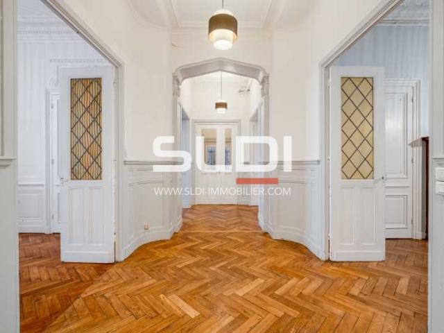 Bureaux A VENDRE - LYON - 150 m²