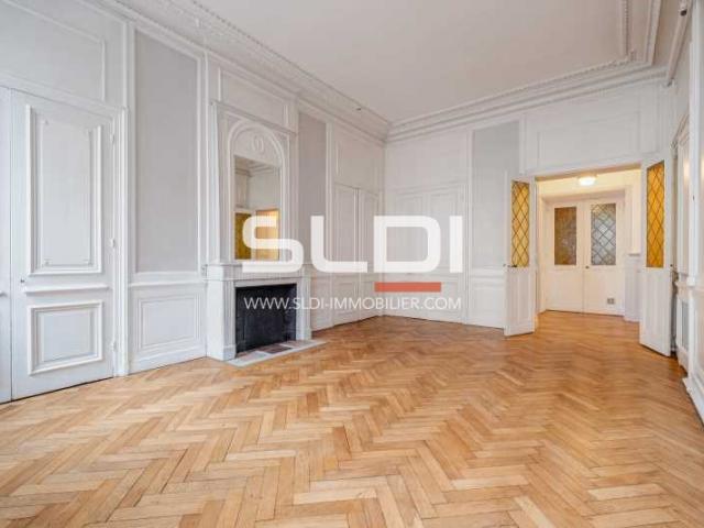 Bureaux A VENDRE - LYON - 150 m²