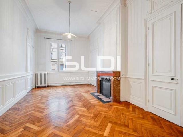 Bureaux A VENDRE - LYON - 150 m²