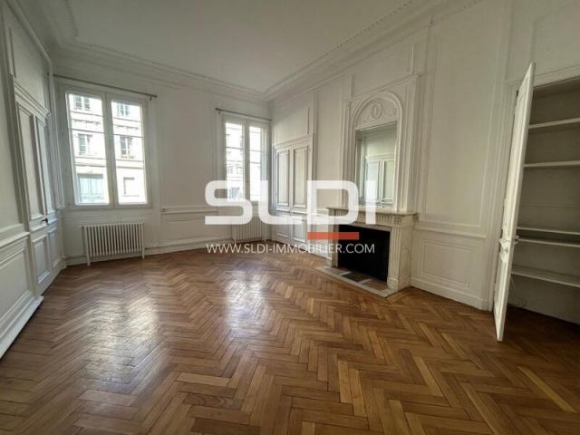 Bureaux A VENDRE - LYON - 150 m²