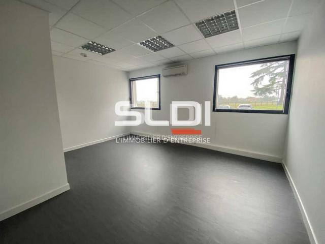 Bureaux A LOUER - RILLIEUX LA PAPE - 111 m²